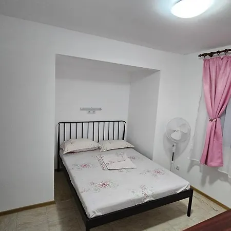 Obelisc Guest house